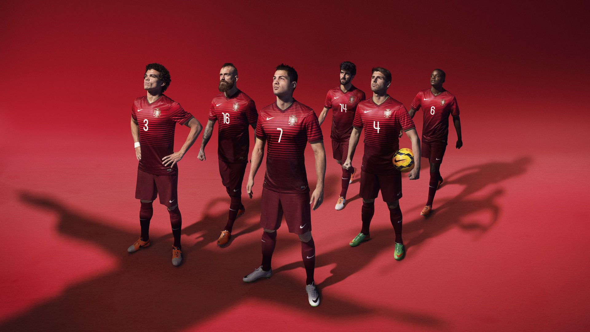 波兰惊险获胜，晋级形势蒸蒸日上，波兰ht